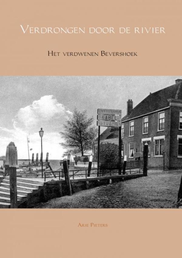 VERDRONGEN DOOR DE RIVIER