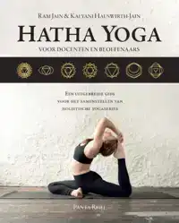 HATHA YOGA VOOR DOCENTEN EN BEOEFENAARS