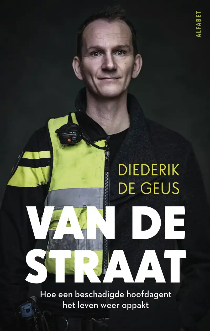 VAN DE STRAAT