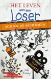 ACHTER DE SCHERMEN