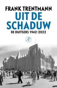 UIT DE SCHADUW