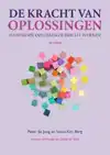 DE KRACHT VAN OPLOSSINGEN