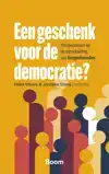 EEN GESCHENK VOOR DE DEMOCRATIE?
