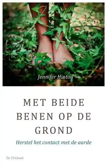 MET BEIDE BENEN OP DE GROND