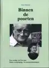 BINNEN DE POORTEN