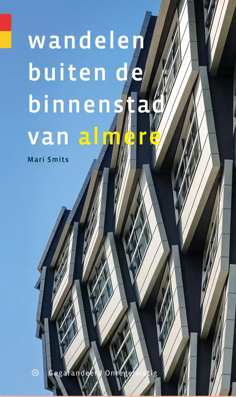 WANDELEN BUITEN DE BINNENSTAD VAN ALMERE