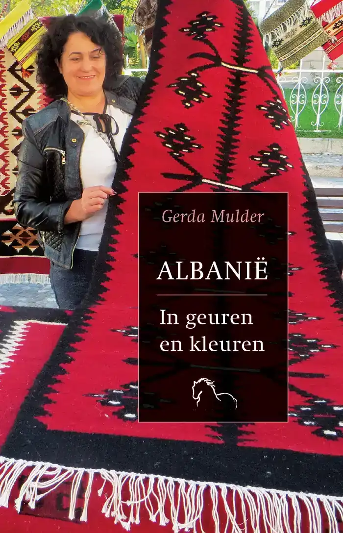 ALBANIE - IN GEUREN EN KLEUREN