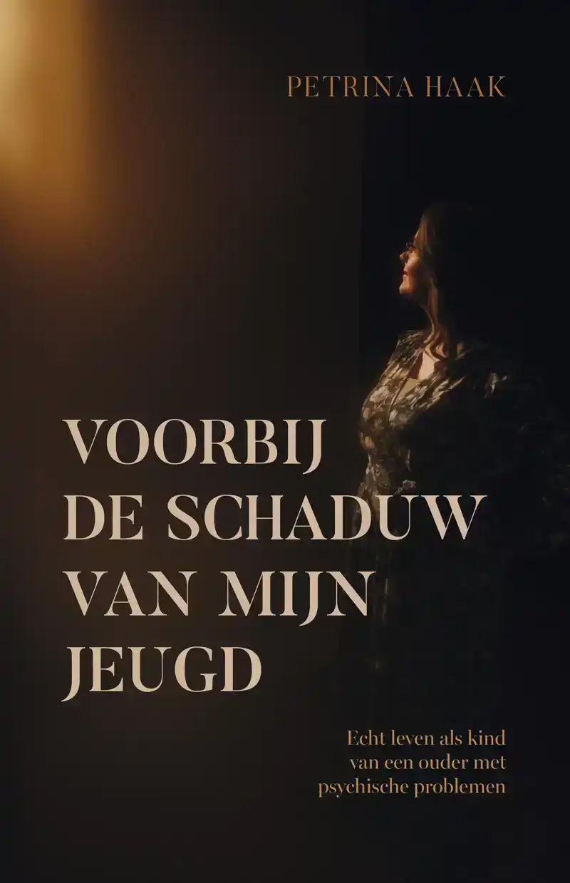 VOORBIJ DE SCHADUW VAN MIJN JEUGD