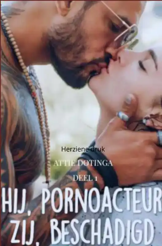 HIJ PORNOACTEUR, ZIJ BESCHADIGD.