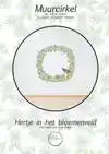 HERTJE IN HET BLOEMENVELD