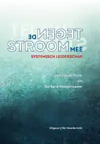 TEGEN DE STROOM MEE