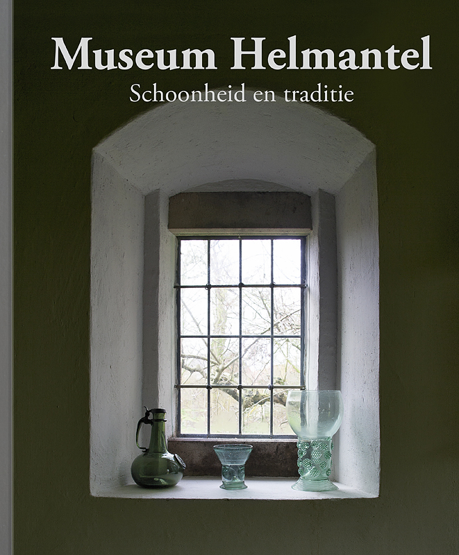 MUSEUM HELMANTEL