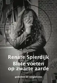 BLOTE VOETEN OP ZWARTE AARDE