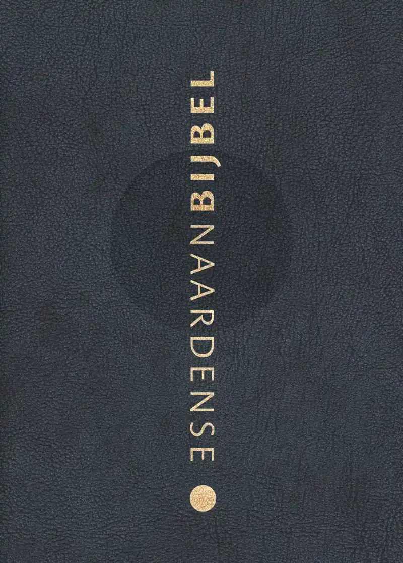 NAARDENSE BIJBEL 2024, NACHTBLAUW MET GOUDSNEE, GEBONDEN LEE