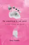 DE VOETAFDRUK IN HET ZAND