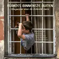 RUIMTES BINNENSTE BUITEN