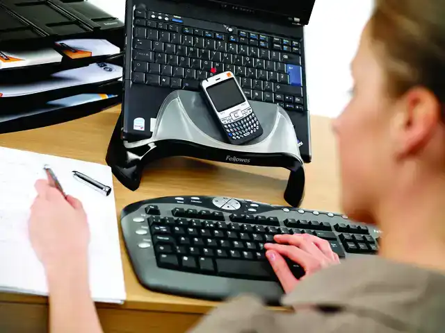 LAPTOPSTANDAARD FELLOWES SMART SUITES