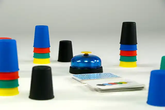 STAPELGEKKE SPEED CUPS 6 SPELERS