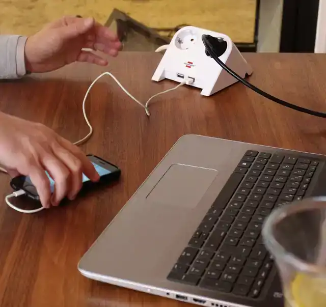 STEKKERDOOS BRENNENSTUHL 2VDIG USB 1.8M
