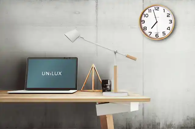 BUREAULAMP UNILUX VICKY LED HOUT WIT
