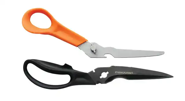 SCHAAR FISKARS 230MM CUTS AND MORE