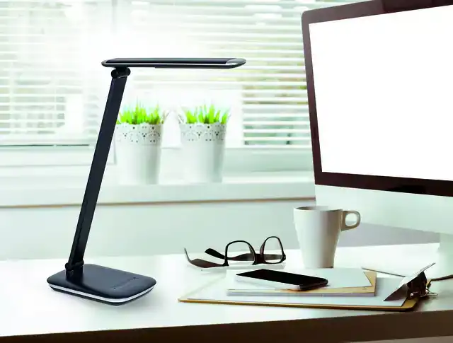 BUREAULAMP MAUL JAZZY DIMBAAR USB-POORT