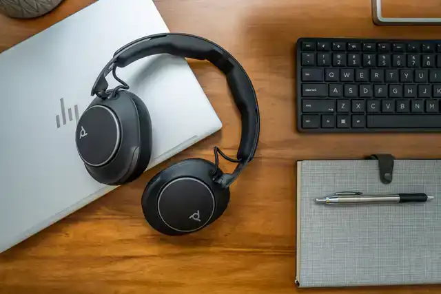 HEADSET HP POLY VOYAGER SURROUND 80 UC