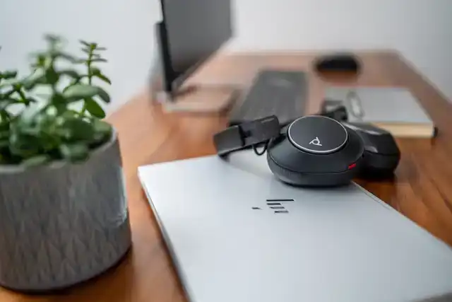 HEADSET HP POLY VOYAGER SURROUND 80 UC