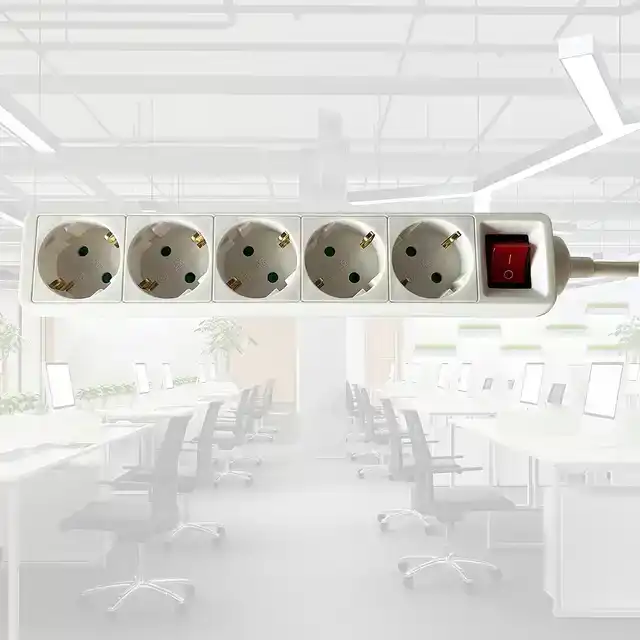 STEKKERDOOS BRASQ 5 VOUDIG 3 METER WIT