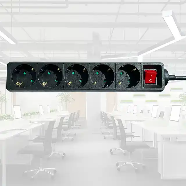 STEKKERDOOS BRASQ 5 VOUDIG 3 METER