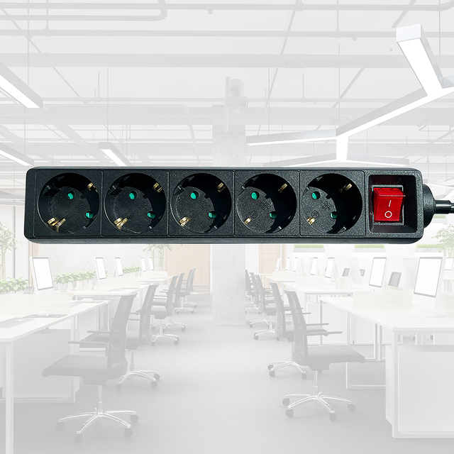 STEKKERDOOS BRASQ 4 VOUDIG 1.4 METER