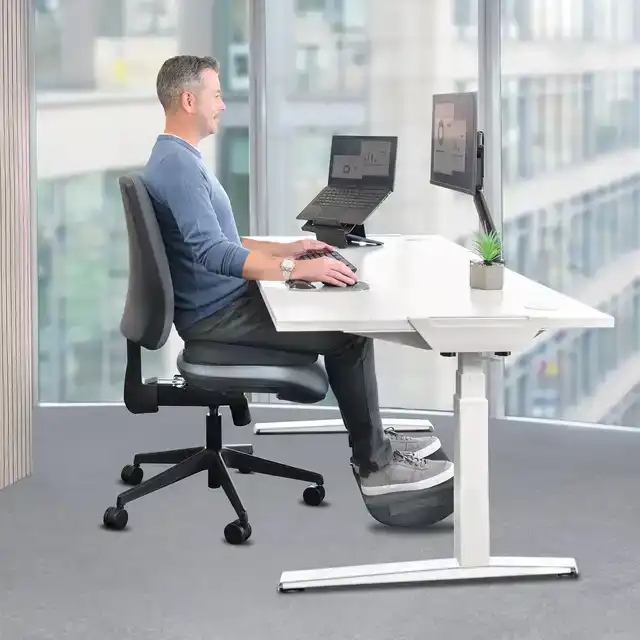STOELKUSSEN FELLOWES BREYTA WIG ZWART