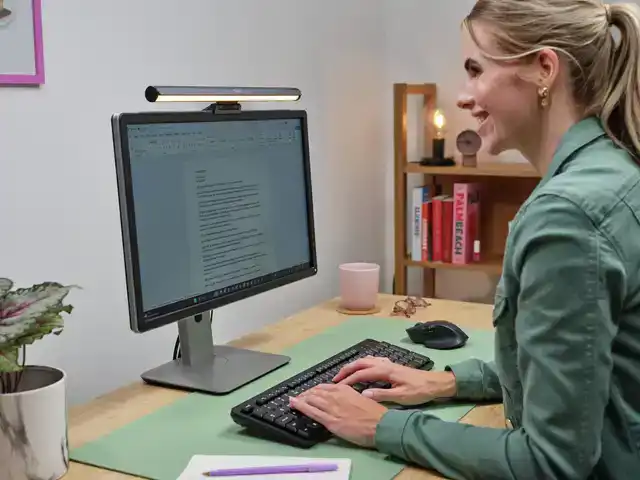 MONITORLAMP TRUST SHYNE ZWART