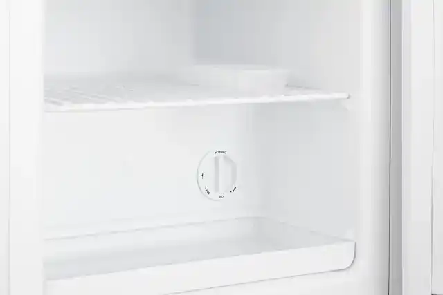 MINI VRIEZER TOMADO 31 LITER ZWART