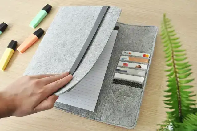 SCHRIJFMAP DESQ A4 VILT MET PAPIERCLIP