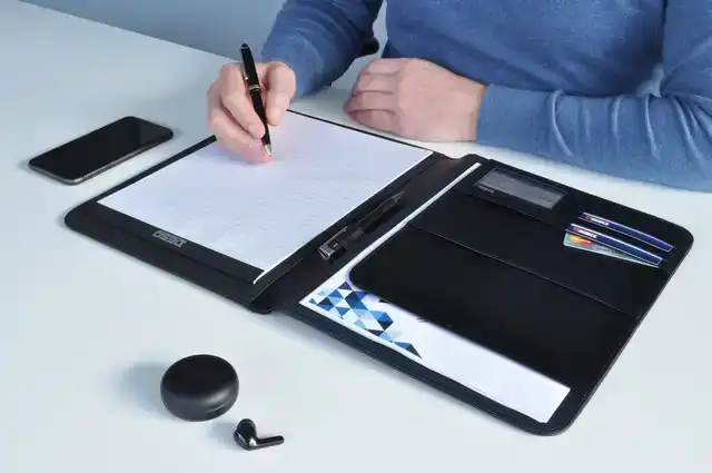 SCHRIJFMAP DESQ A4 ZWART