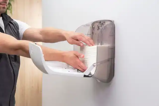 HANDDOEKDISPENSER KATRIN KLEIN ZWART