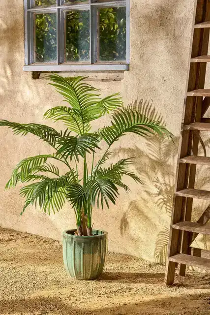 KUNSTPLANT MICA ARECA PALM IN POT GROEN