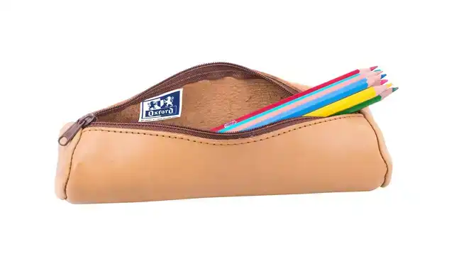 PENNENETUI OXFORD 22X6CM LEER ROND