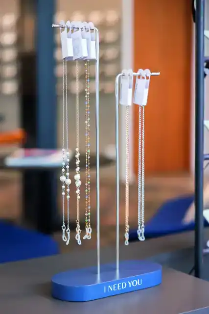 BRILLENKETTING I NEED YOU DISPLAY 5