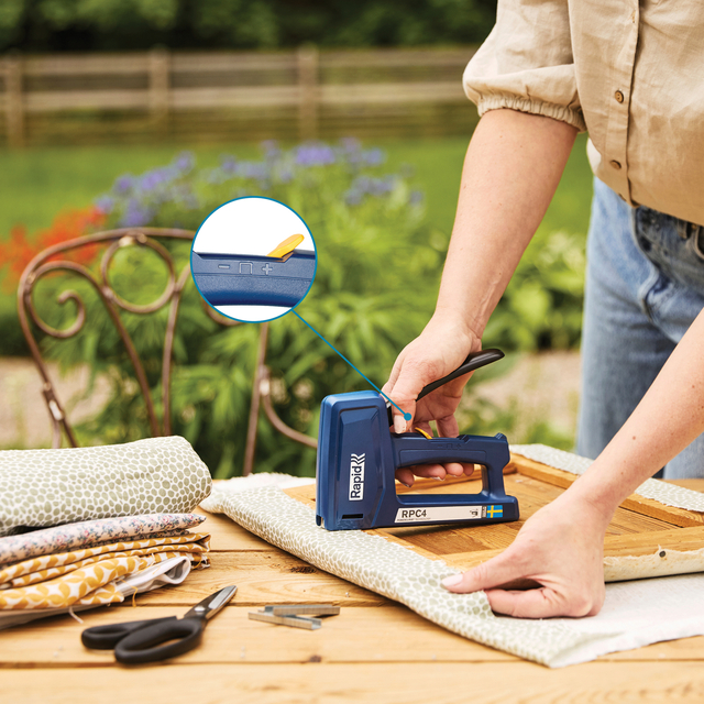 HANDTACKER RAPID SQUEEZY RPC4 BLAUW