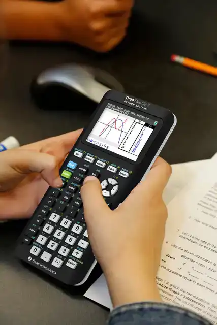 REKENMACHINE TEXAS TI-84 PLUS CE-T