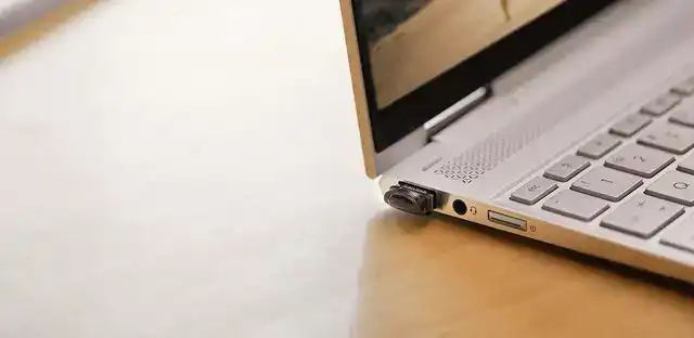 USB-STICK SANDISK CRUZER FIT ULTRA