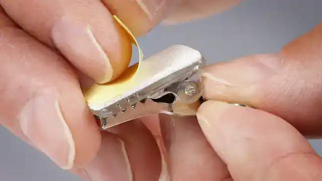 CLIP MET SPELD EUROPEL ZELFKLEVEND TBV