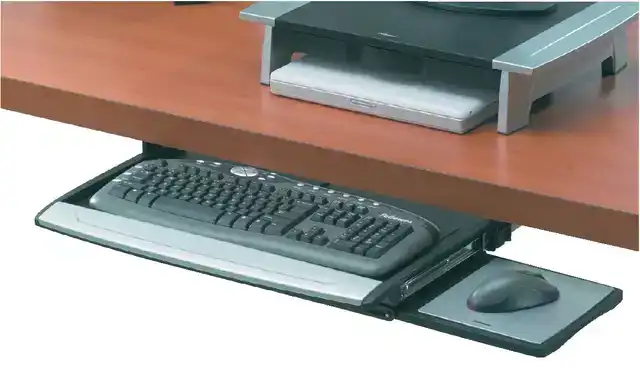 TOETSENBORDPLATEAU OFFICE SUITES